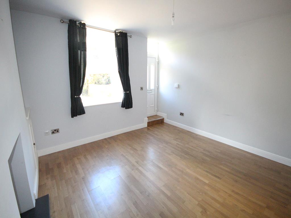 3 bedroom mid terrace house To Let in Winewall - 2016-03-30 14.24.36.jpg